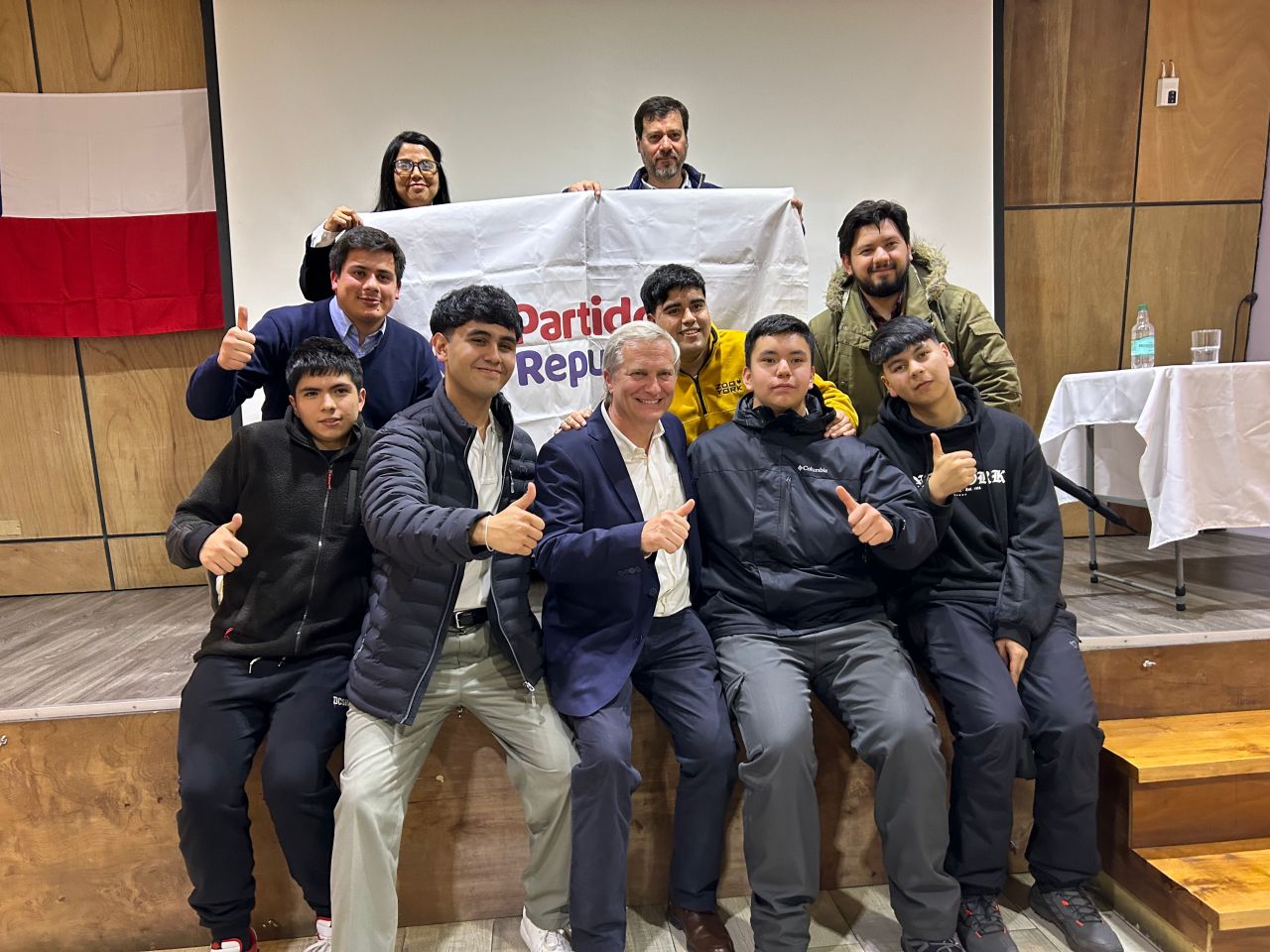JR realiza limpieza secto verdín